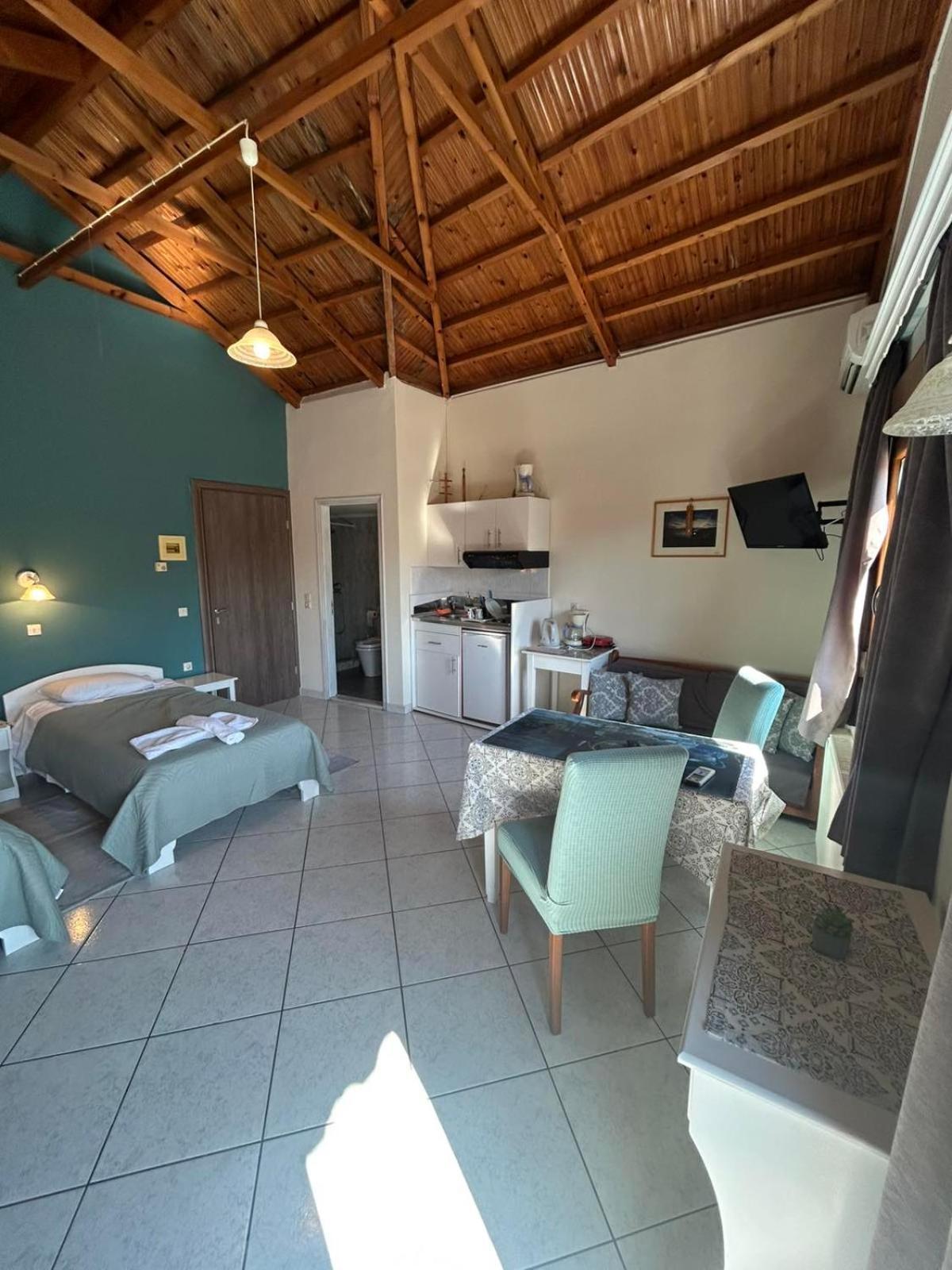 Roxani Studios-Apartments Petra  Ngoại thất bức ảnh